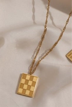Checker necklace